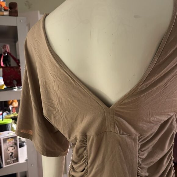 Boston Proper Beige V-Neck Ruched top - Picture 6 of 6
